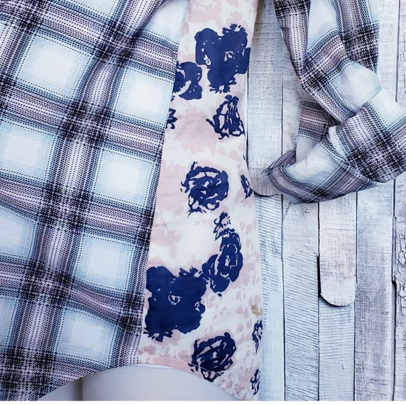 CAbi plaid and floral button down shirt - Picture 4 of 4